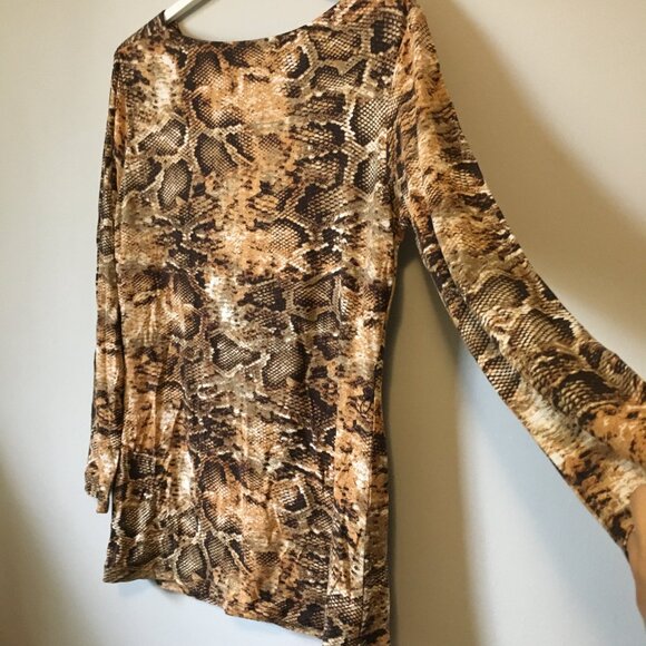 Snakeskin Print Fitted + Lined Long Sleeve Top - Picture 6 of 15